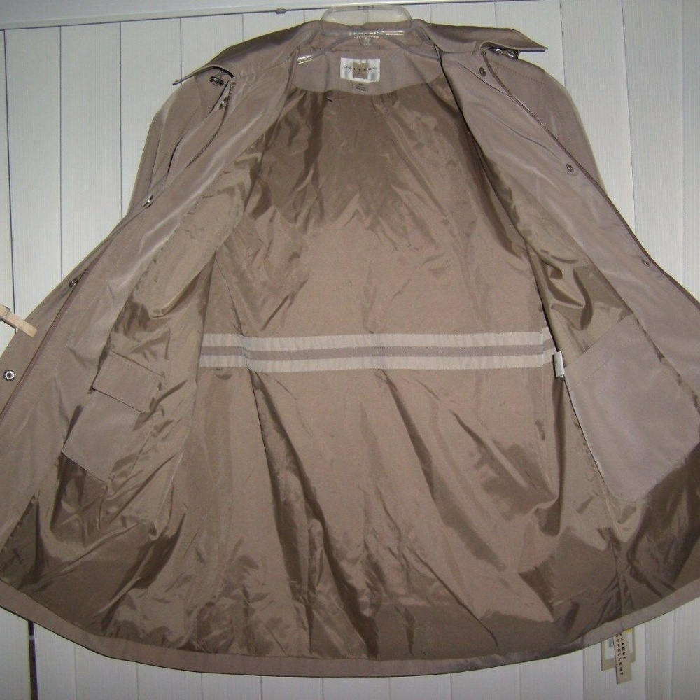 Removeable Hood jacket/coat - Picture 3 of 3